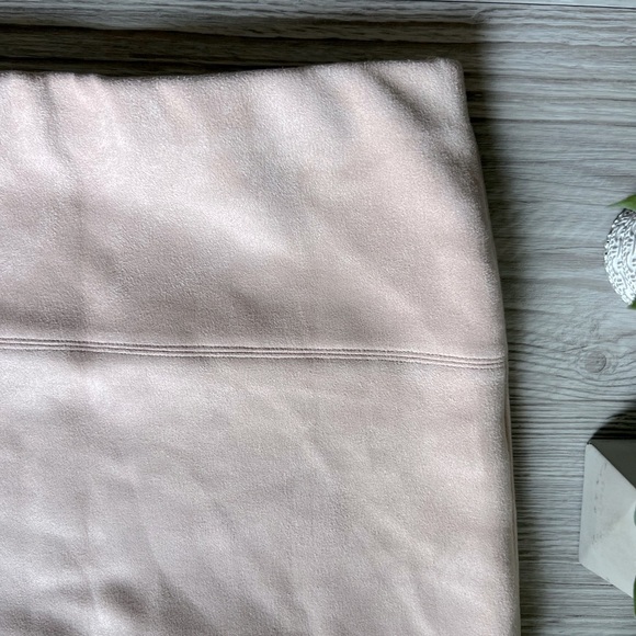 LF faux suede pink mini skirt size M NWT - Picture 8 of 12